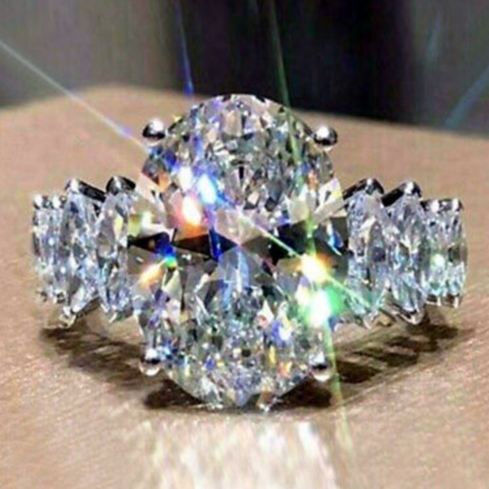 NEW Gorgeous 925 Sterling Silver Ring